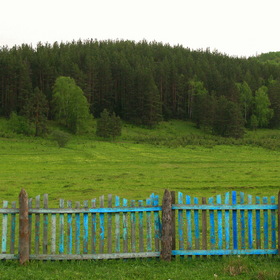 Бирюзовый забор